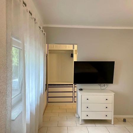 Easystay#4 Home Cinema Ferienwohnung In Kliniknaehe Mit Balkon, Boxspringbett & Netflix Bad Oeynhausen Bagian luar foto
