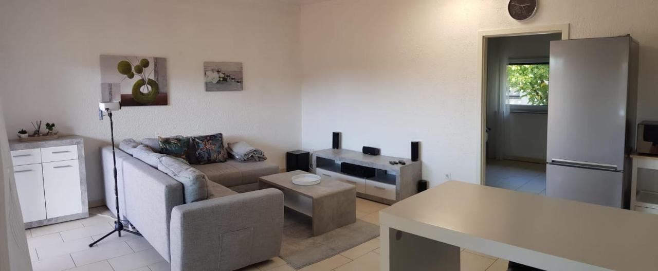 Easystay#4 Home Cinema Ferienwohnung In Kliniknaehe Mit Balkon, Boxspringbett & Netflix Bad Oeynhausen Bagian luar foto