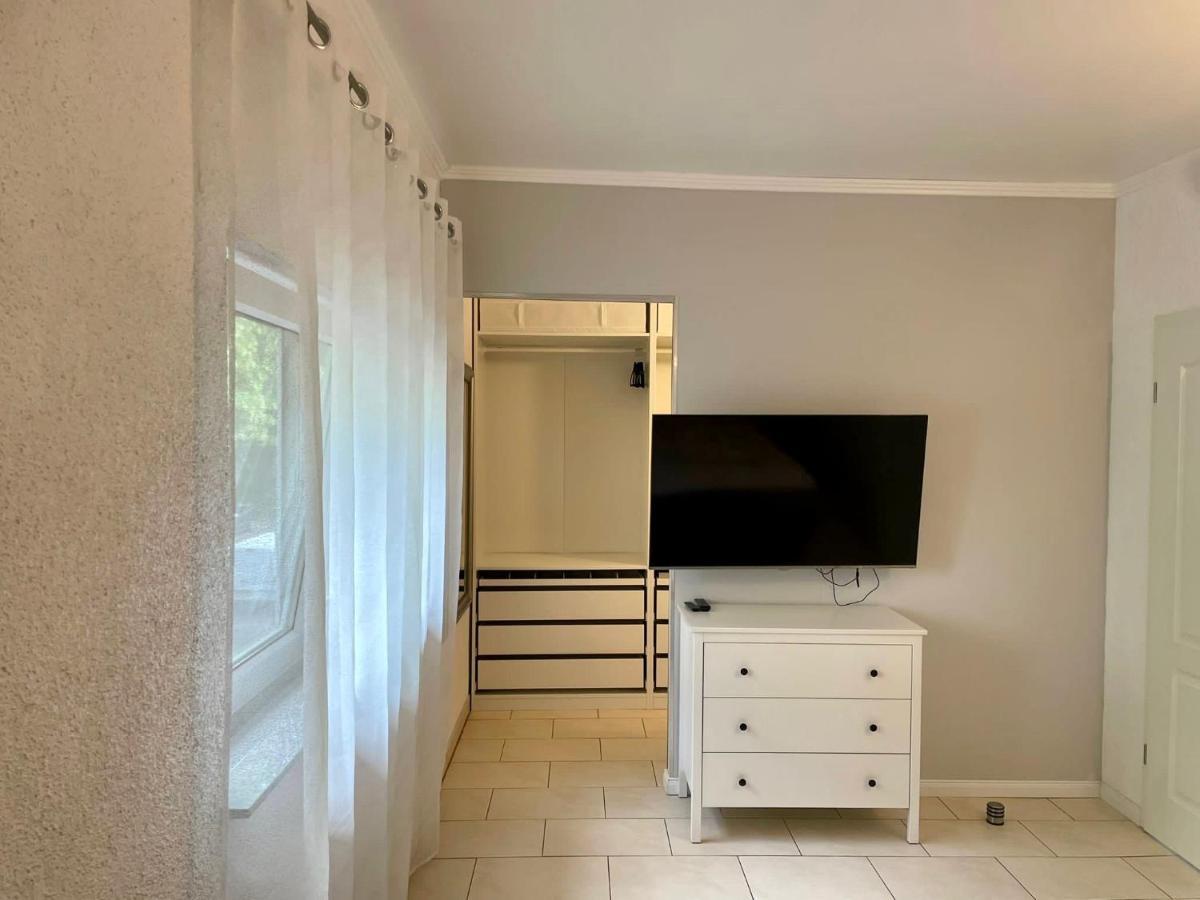 Easystay#4 Home Cinema Ferienwohnung In Kliniknaehe Mit Balkon, Boxspringbett & Netflix Bad Oeynhausen Bagian luar foto