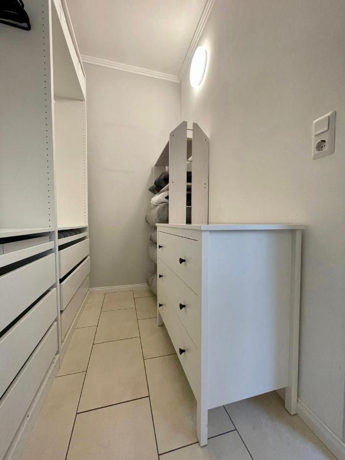 Easystay#4 Home Cinema Ferienwohnung In Kliniknaehe Mit Balkon, Boxspringbett & Netflix Bad Oeynhausen Bagian luar foto