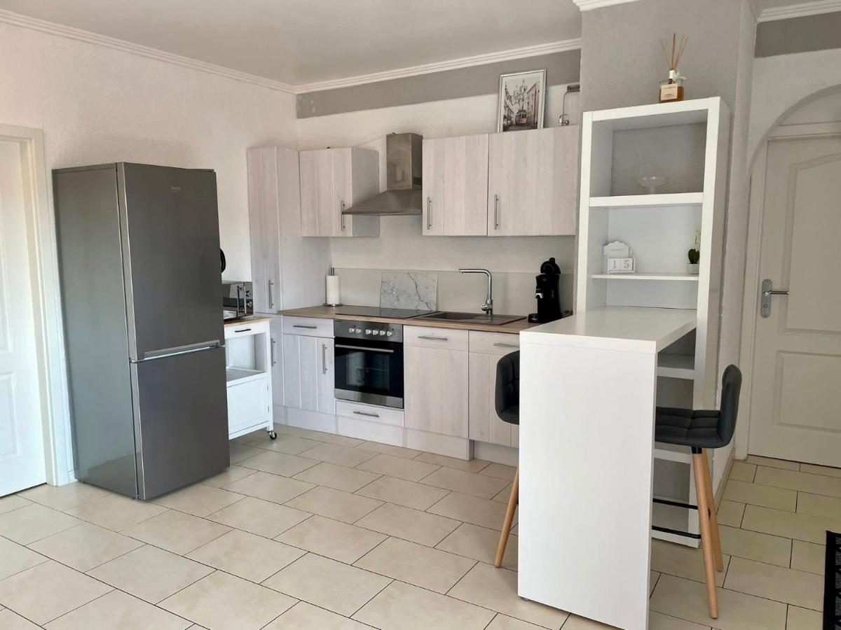 Easystay#4 Home Cinema Ferienwohnung In Kliniknaehe Mit Balkon, Boxspringbett & Netflix Bad Oeynhausen Bagian luar foto